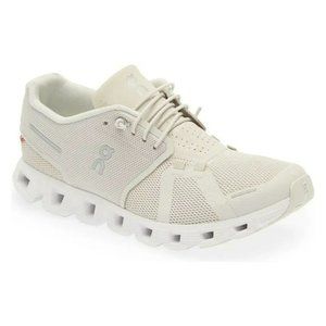ON Cloud 5 Running Shoe in Pearl/White, Size 8.5, Retail $139.99